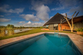 Отель Mount Etjo Safari Lodge  Калькфельд